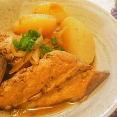 A picture of Yellowtail and Daikon Radish Stew (Inada to Daikon no Nimono).