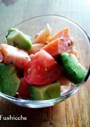 A picture of Salmon Avocado Salad.