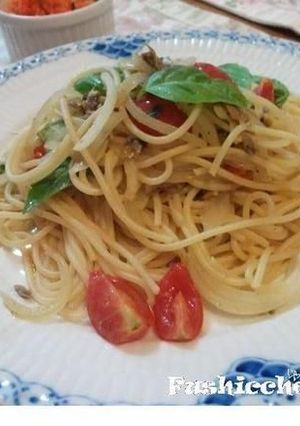 A picture of Tomoto Basil and Anchovy Pasta.