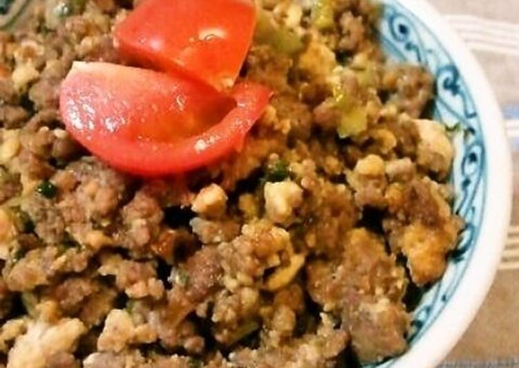 How to Prepare Homemade Negi Miso Don (Minced Meat and Miso Rice Bowl)