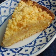 A picture of Apple Crumble Tart.