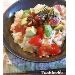 A picture of Avocado and Tomato Chirashi Sushi.