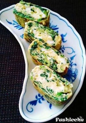 A picture of Spinach and Cheese Rolled Omelette (Tamagoyaki).