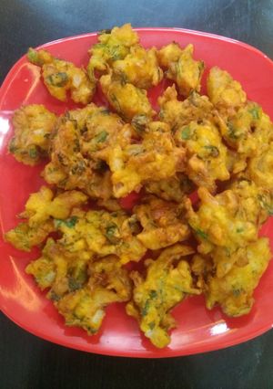 A picture of Corn Fritters (Bhutte ke Pakode).