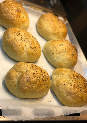 A picture of Burger buns.