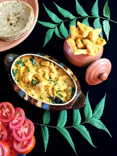 કાઠીયાવાડી ઢોકળીનું શાક (Kathiyawadi Dhokli Shak Recipe In Gujarati) રેસીપી મુખ્ય ફોટો