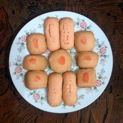A picture of Rose flavour biscuits 🫓 🫓.