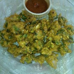 A picture of Hara chana ke pakodi.