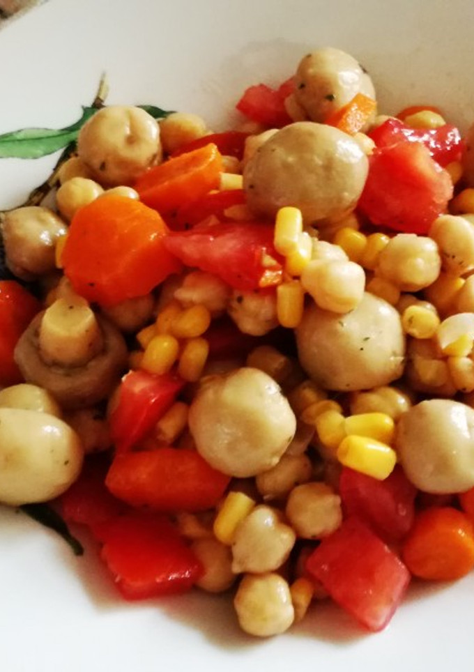 Una foto de Ensalada de garbanzos