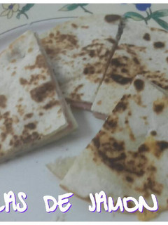 Una foto de ☆Quesadillas de jamón y queso☆