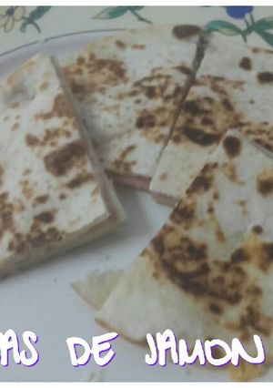 Una foto de ☆Quesadillas de jamón y queso☆