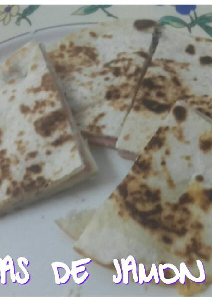 Una foto de ☆Quesadillas de jamón y queso☆