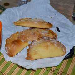 A picture of Empanadas de piña.