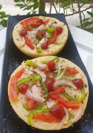 A picture of Uttapam.