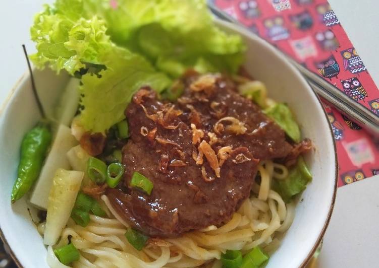 Resep Mie Yamin Topping Daging Rumahan