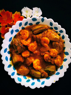 আলু পটল দিয়ে চিংড়ি মাছের ডালনা (aloo patl diye chingri maacher dalna recipe in Bengali) রেসিপির প্রধান ছবি