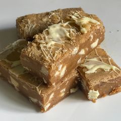 A picture of Squillionaire blondies.