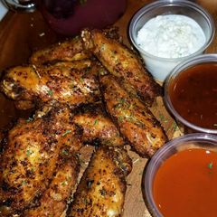 A picture of Crispy Seasoned Naked Wings.