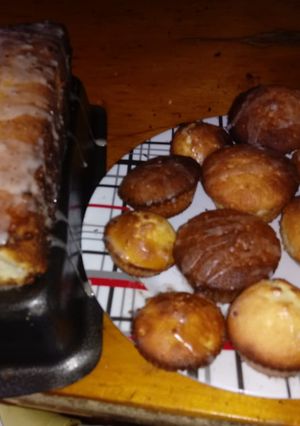 Una foto de Budín de limón y muffins