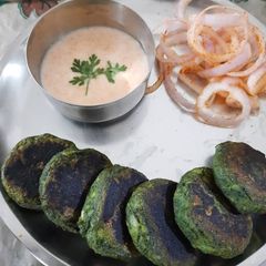 A picture of Hara bhara kabab.
