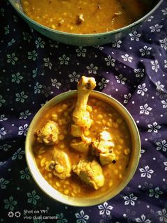 চিকেন দিয়ে ছোলার ডাল (Chicken diye cholar dal recipe in bengali) রেসিপির প্রধান ছবি