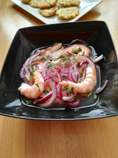 Una foto de Ceviche ecuatoriano de langostinos