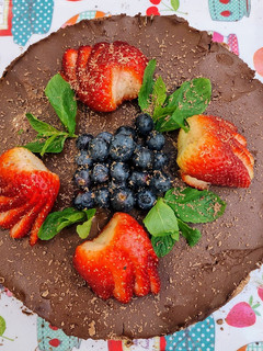Una foto de Marquise de chocolate vegana y sin TACC 🍫🍓