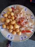 Lomo de atún a la criolla con papas noisette caseras