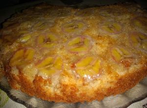 Una foto de Budín de banana con fondo de banana