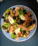 Ensalada tibia de chipirones y salmón ahumado