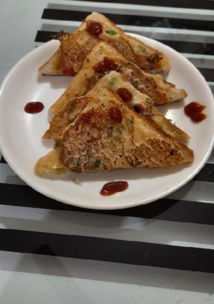 રવા ટોસ્ટ (Rava Toast Recipe In Gujarati) રેસીપી મુખ્ય ફોટો