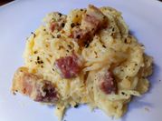 Una foto de pasta carbonara facil