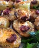 Canapé de patata con huevo de codorniz y chorizo