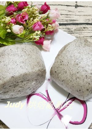 芝麻饅頭 的食譜成品照片