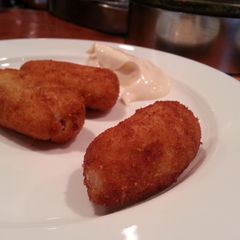A picture of Croquetas.