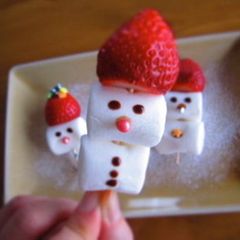 A picture of Sweet Snowmen.