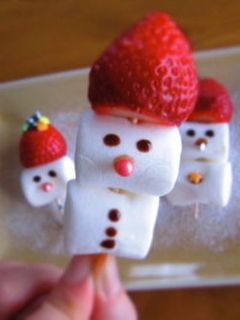 A picture of Sweet Snowmen.