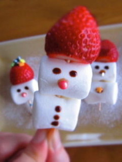 A picture of Sweet Snowmen.