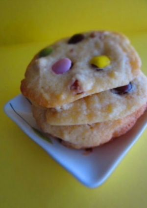 A picture of M&M Cookies.