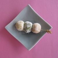A picture of HANAMI DANGO Cookies.