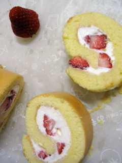 A picture of Strawberry Roll Cake with Mascarpone Cream.