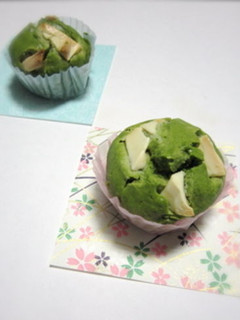 A picture of White Chocolate and Green Tea Muffins.