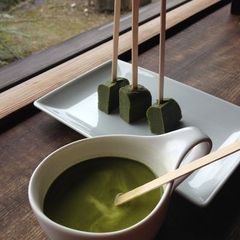 A picture of Green Tea Hot Chocolate on a Stick.