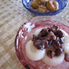 A picture of Shiratama Dango Dumplings.