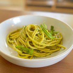 Salad leaves pesto pasta with yogurt (under 30-minute meal!) A picture of Salad leaves pesto pasta with yogurt (under 30-minute meal!).