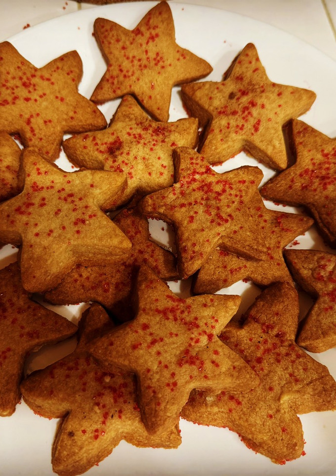 A picture of Buttery Shortbread Cookies.