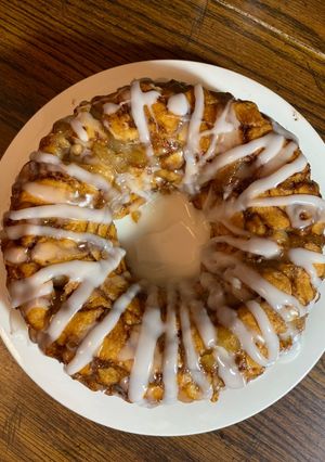 A picture of Apple cinnamon monkey bread.