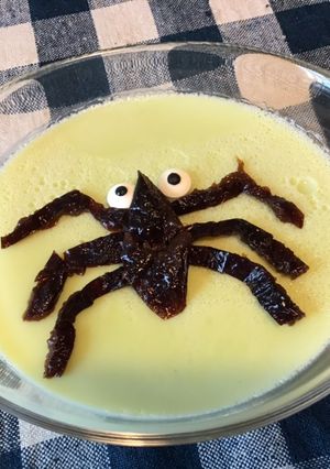 Une photo de Crèmes « araignées » pistache et pruneaux