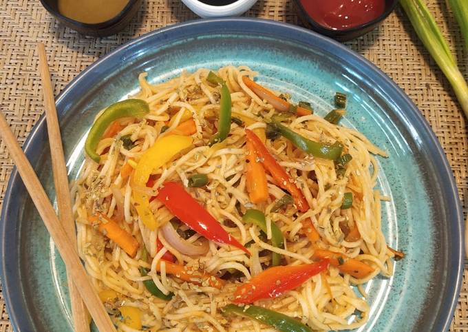 Veg hakka Noodles