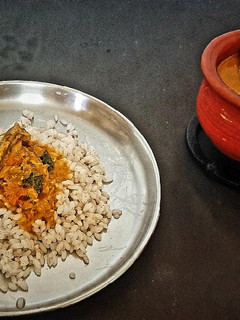 'குழம்பு கூட்டி' செய்த மீன் குழம்பு(meen kulambu recipe in tamil செய்முறை முக்கிய புகைப்படம்
